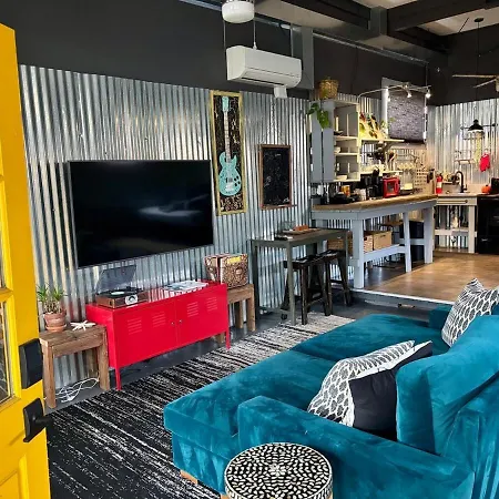 Nola Getaway Apartment